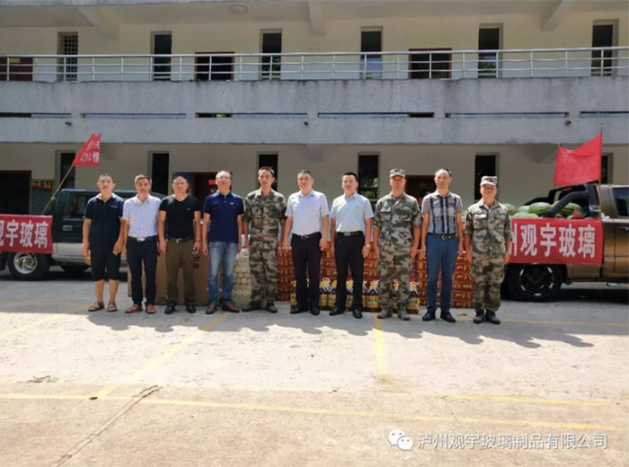 乐动手机平台玻璃看望慰问嘉明部队 共叙军民鱼水情