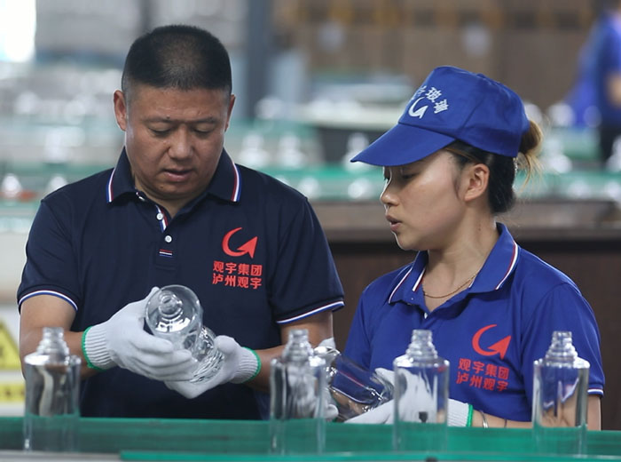 ​乐动手机平台荣耀｜集团董事长黄云彬获评推动泸县经济高质量发展先进个人